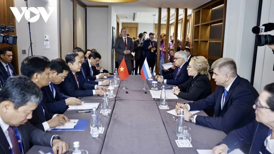 Vietnamese National Assembly Chairman Tran Thanh Man and Chairwoman of the Federation Council of Russia Valentina Matviyenko 1.jpg