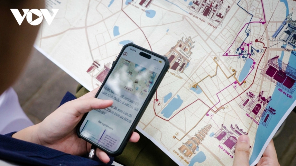 Visitors use the H-Heritage mobile app to explore the history of cultural heritage sites via smartphone.jpg