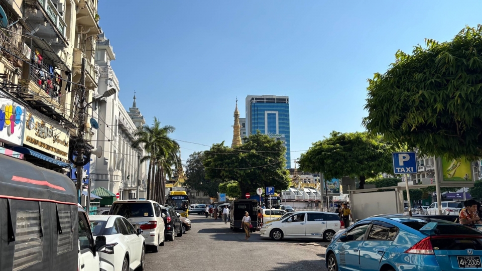 Yangon, thanh pho Myanmar, do thi Myanmar, nha cua Myanmar, xe co Myanmar -vov.jpg