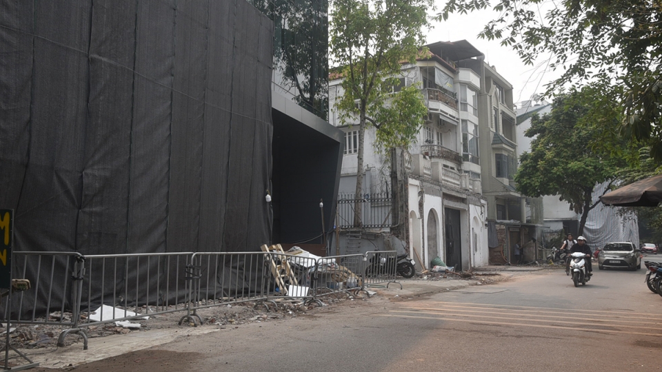 Người dân Âu Cơ cắt dỡ nhà, bàn giao mặt bằng dự án cầu Tứ Liên