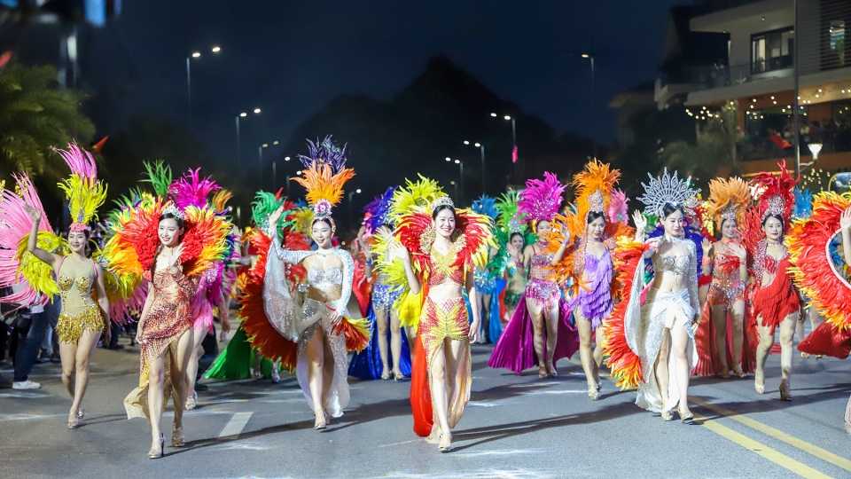 carnaval-hal-long_10.jpg