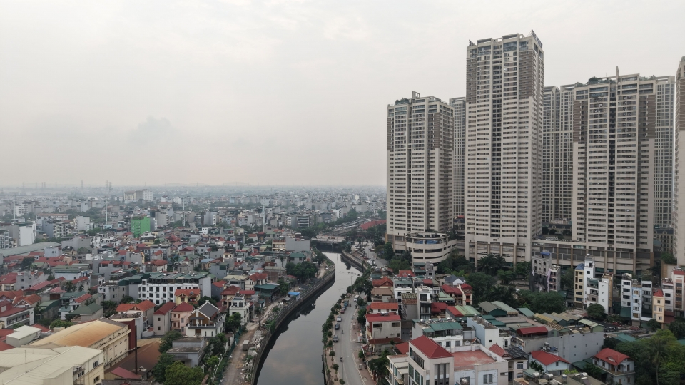 Cận cảnh thi công kênh La Khê sau chỉ đạo "xử lý nghiêm vi phạm" của Bí thư Hà Nội