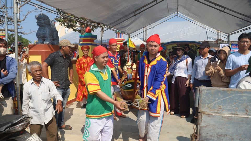 Hình ảnh Lễ khao lề thế lính Hoàng Sa tại Quảng Ngãi