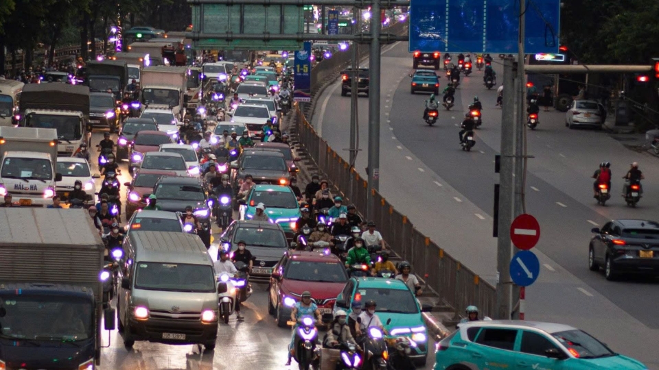 Trước kỳ nghỉ lễ Giỗ Tổ Hùng Vương: Giao thông cửa ngõ Hà Nội “dễ thở”