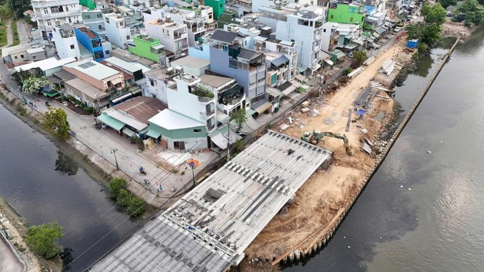 Bờ Bắc kênh Đôi "lột xác" chậm vì “nút thắt” mặt bằng