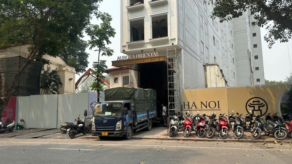 Khách sạn 9 tầng di chuyển đồ đạc để xây Quảng trường Đông hồ Hoàn Kiếm