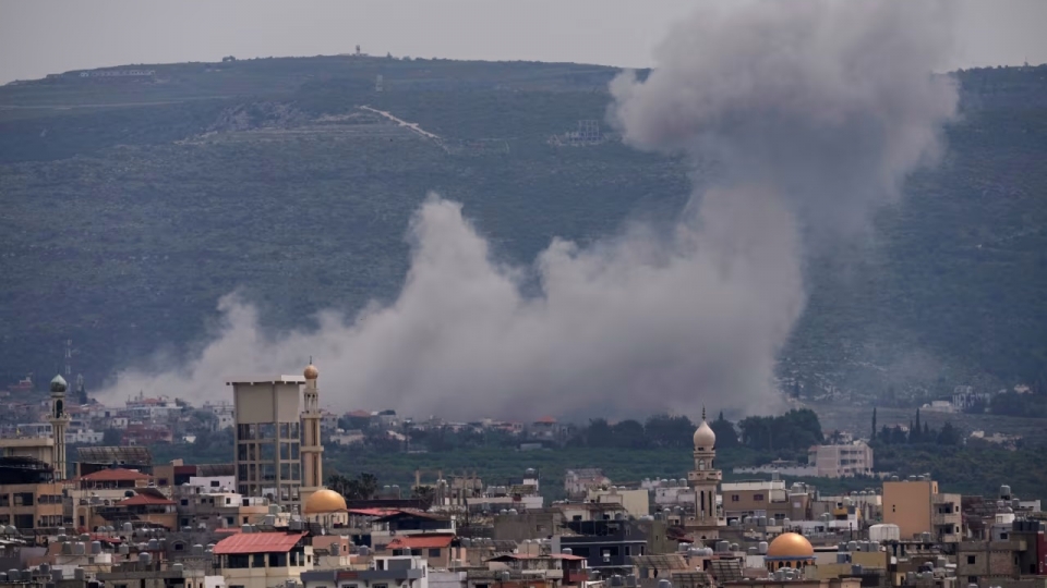 khoi lua Liban, Israel tap kich Liban, Israel tap kich Hezbollah, khoi lua Lebanon -ap.jpg