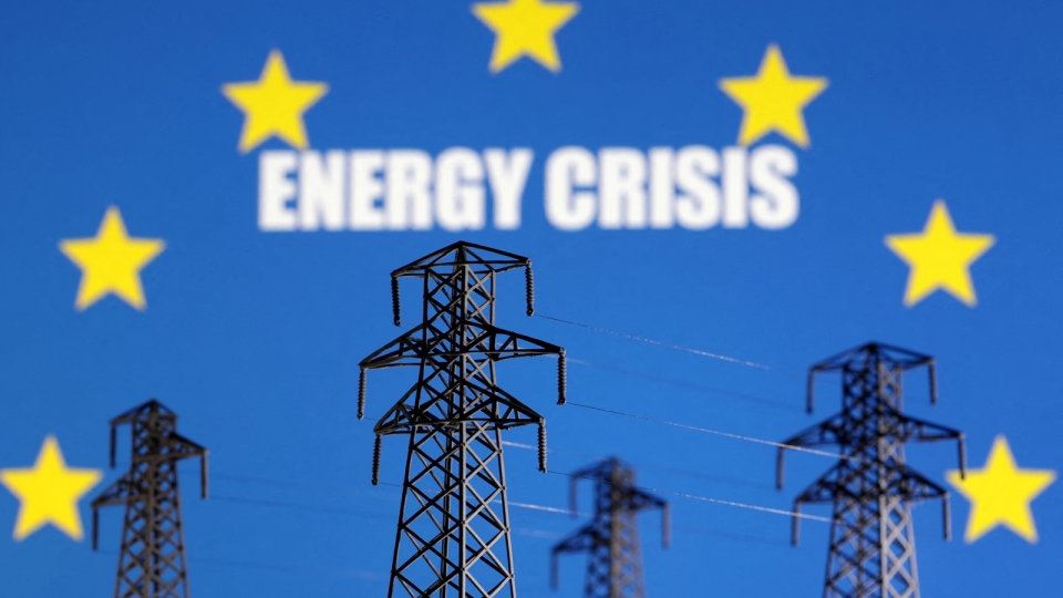 khung hoang nang luong EU, luoi dien, cot dien, day dien, nang luong chau Au -reu.jpg