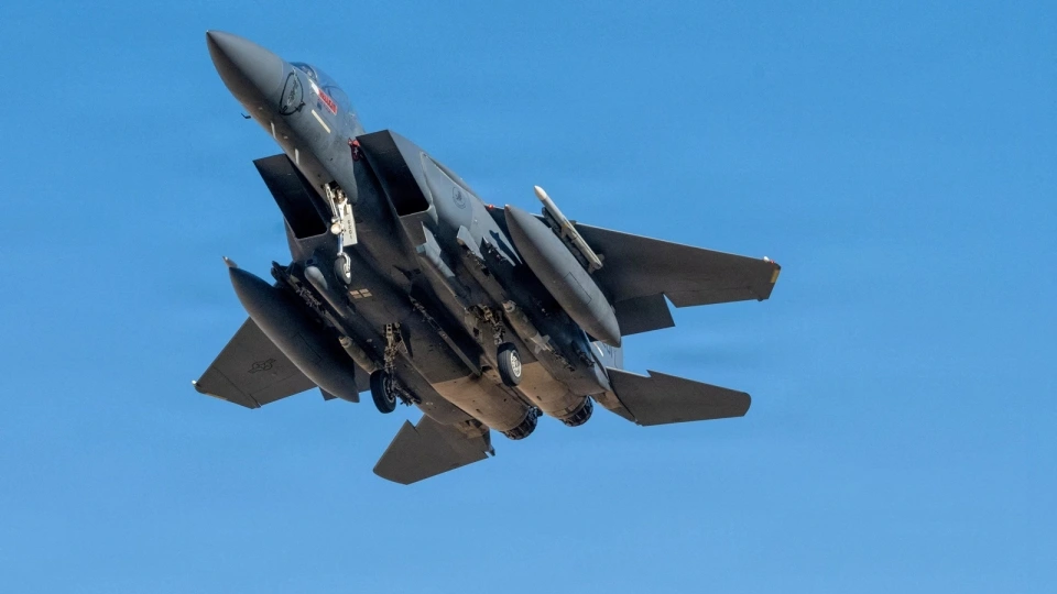 may bay F-15 tham gia chien dich Epic Fury chong Iran, may bay My xung dot Iran My -khong quan My.JPG