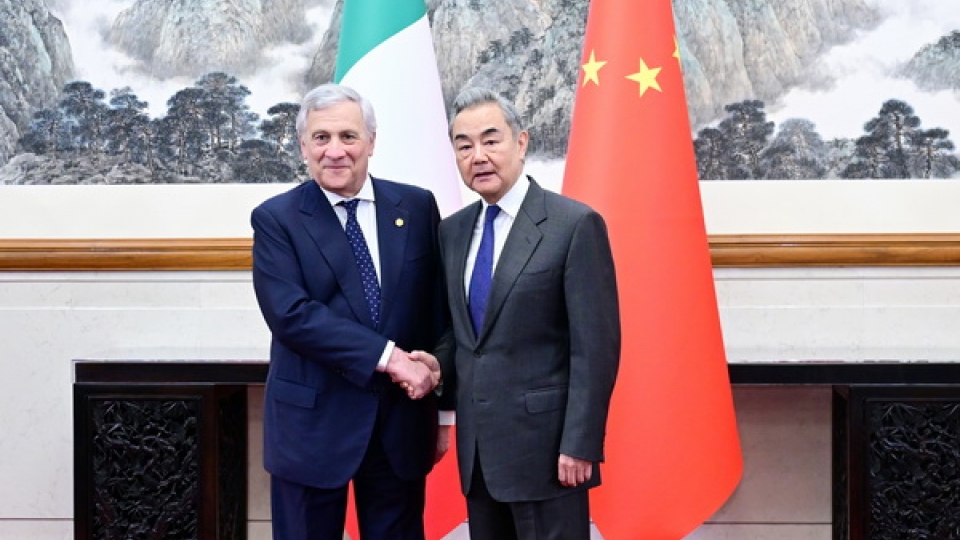 ngoai_truong_trung_quoc_vuong_nghi_va_ngoai_truong_italy_antonio_tajani_20260417082944.jpg