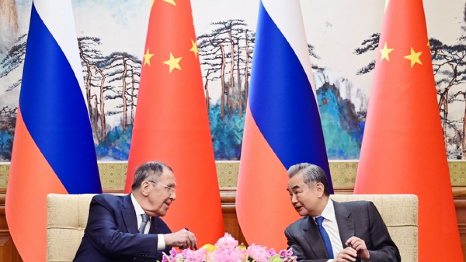 ngoai_truong_trung_quoc_vuong_nghi_va_ngoai_truong_nga_sergei_lavrov_anh_bo_ngoai_giao_trung_quoc_20260415075218_1.jpg