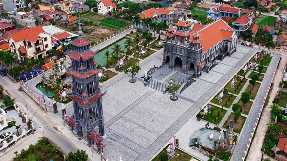Dấu ấn giao thoa văn hóa Á – Âu đặc sắc tại nhà thờ Giáo xứ Thịnh Long