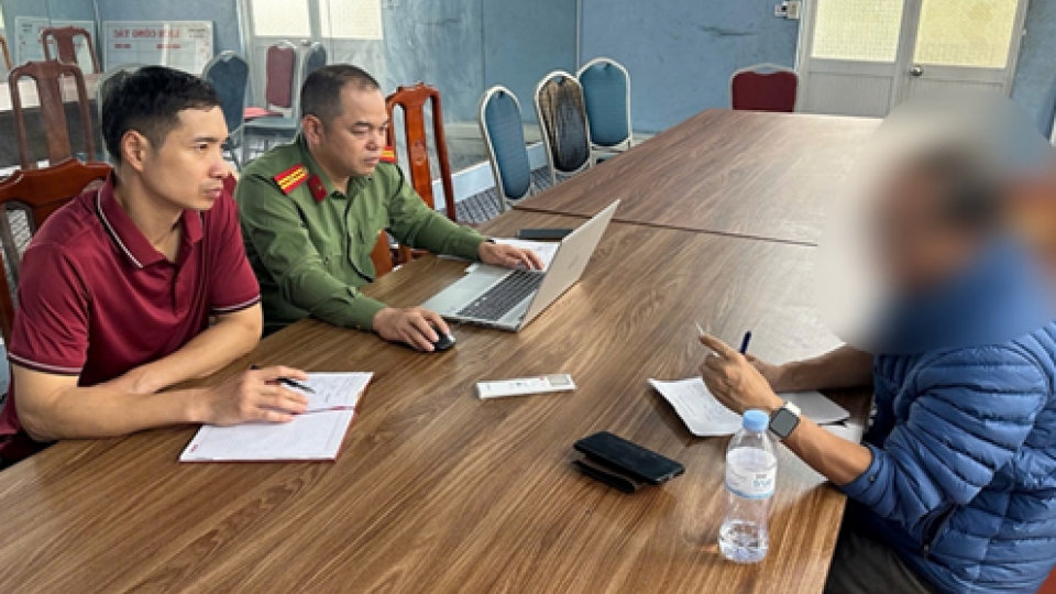 phat hanh vi chia se  thong tin xuyen tac xuc phạm co quan tren khong gian mang.png