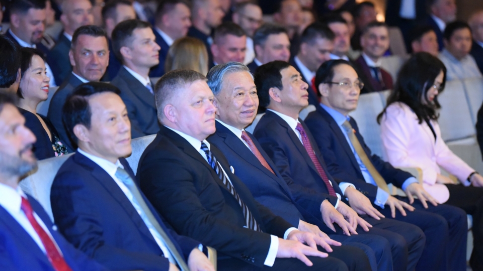 Tổng Bí thư, Chủ tịch nước Tô Lâm và Thủ tướng Slovakia thưởng thức hòa nhạc tại Hà Nội