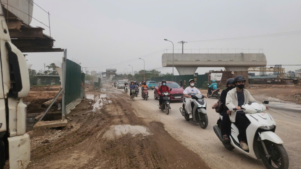 Tồn tại nhiều bất cập khi thi công đường Vành đai 4 tại Yên Nghĩa, Hà Nội