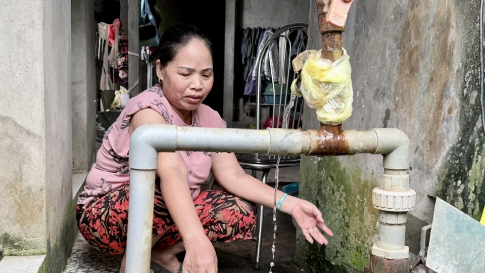 Cận cảnh cuộc sống của người dân "khát" nước sạch dù sống ven sông Đà