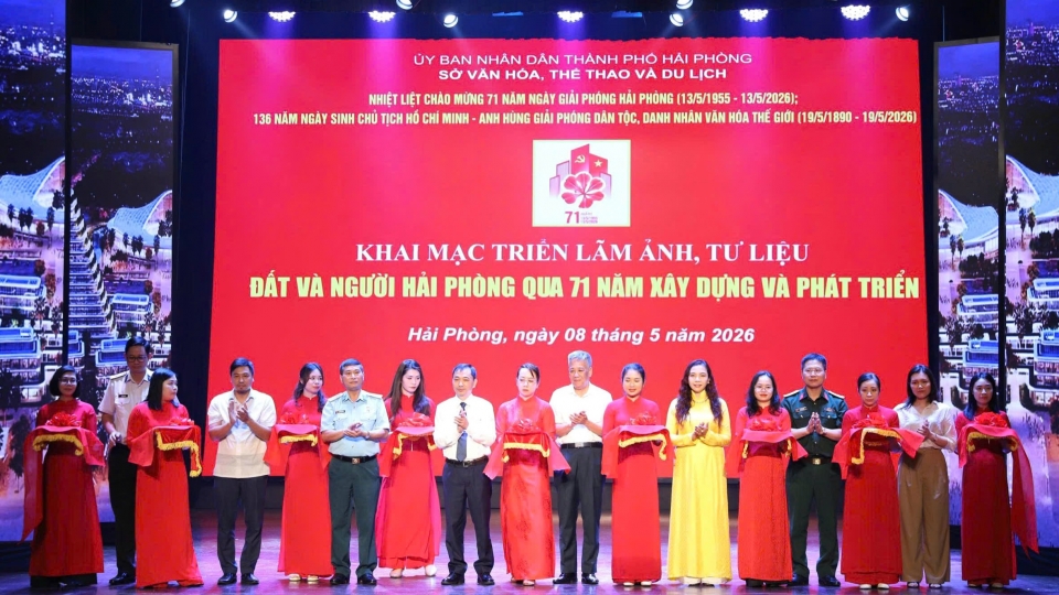 8-5_trien_lam_dat_va_nguoi_hai_phong_1.jpg