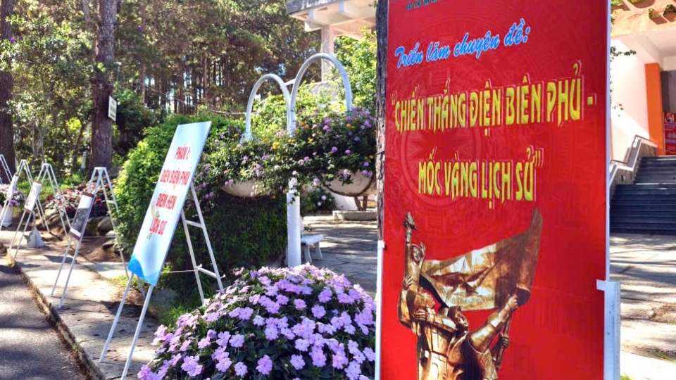 Da Lat exhibition marks 72nd anniversary of Dien Bien Phu victory.jpg
