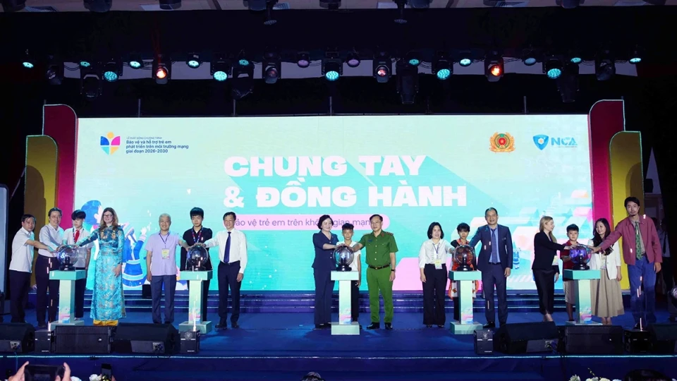 Family is the strongest shield for children online, Deputy PM says.jpg