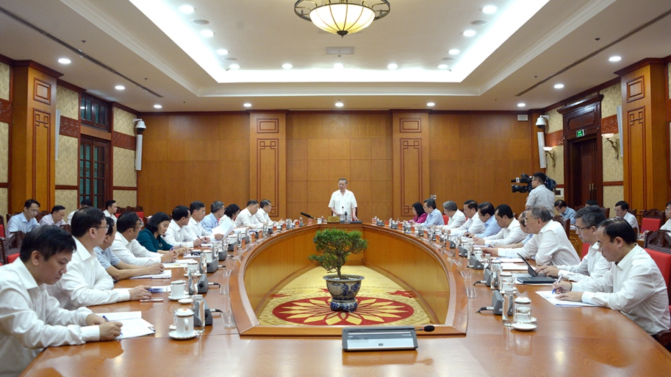 General Secretary and State President To Lam talks about housing policy.jpg