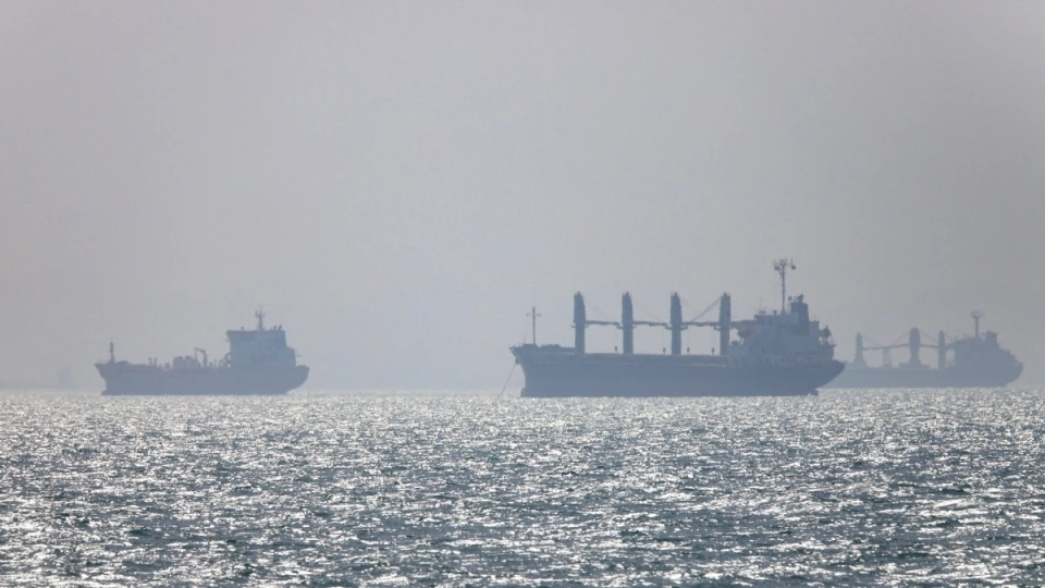 Iran dọa bắn các tàu không tuân thủ, UAE tiếp tục cáo buộc bị Tehran tấn công.JPG