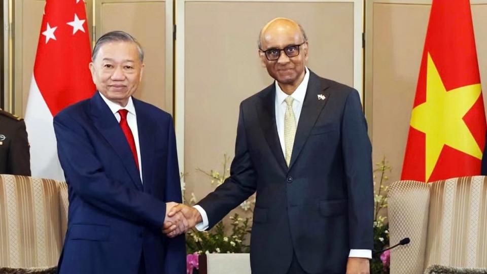 Party General Secretary and State President To Lam invited President Tharman Shanmugaratnam  1.jpg