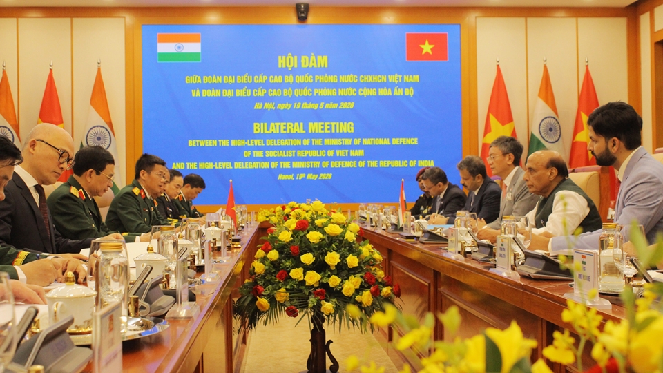Vietnam and India strengthen defence cooperation during Hanoi talks.jpg