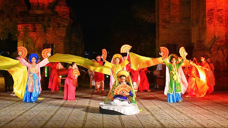 ava_festival_bien_la_dip_de_tinh_khanh_hoa_quang_ba_van_hoa_bien_dao_dac_sac.jpg