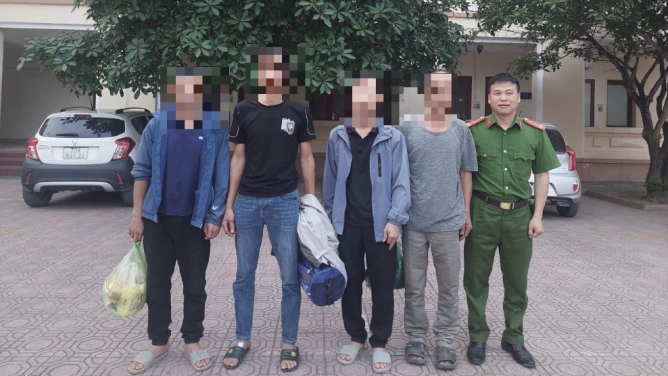 bat_giu_nhom_doi_tuong_danh_bac_bang_hinh_thuc_danh_chan_tai_thai_nguyen.jpg