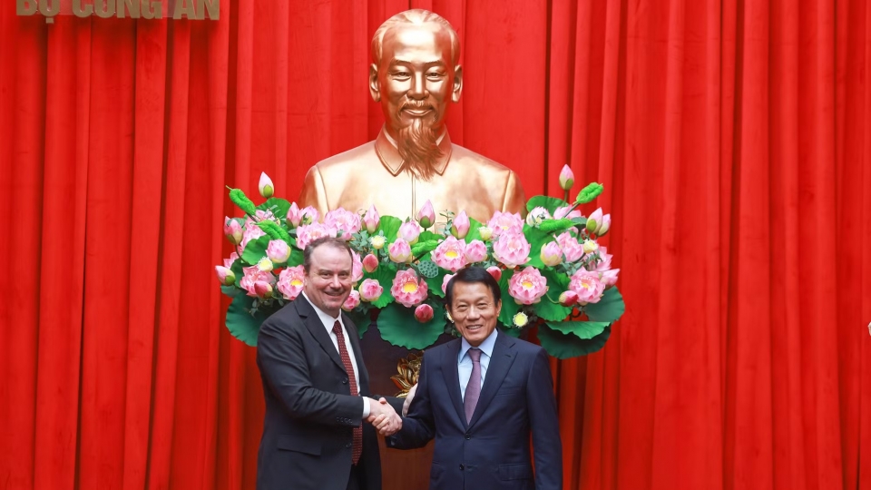 bo_truong_luong_tam_quang_va_pho_dai_dien_thuong_mai_hoa_ky.jpeg
