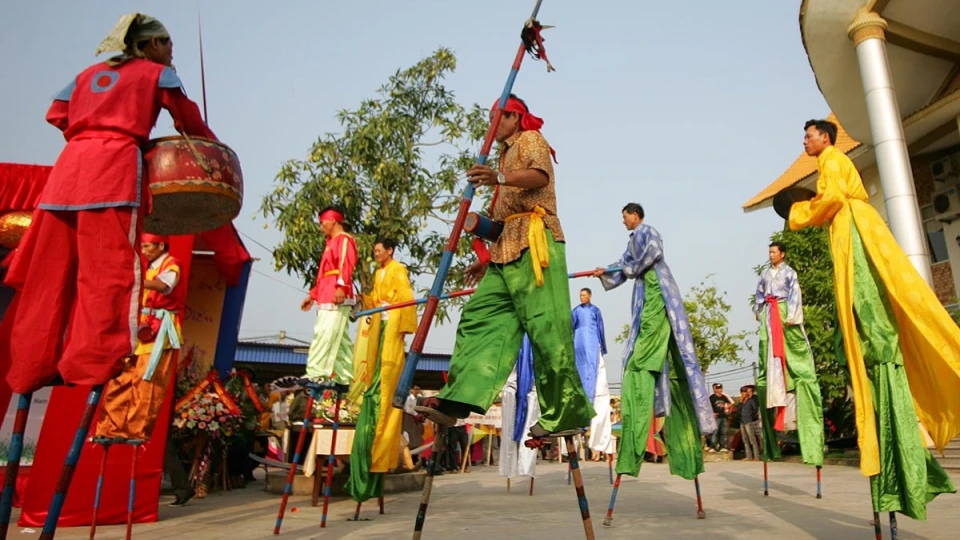 Khám phá "vũ điệu" cà kheo trên sóng của ngư dân vùng biển Thịnh Long, Ninh Bình