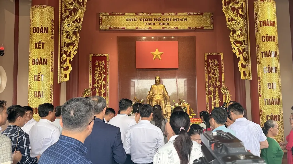 chu_tich_ho_chi_minh.jpg