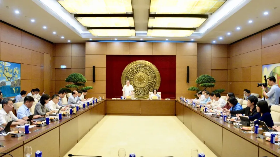 chu_tich_quoc_hoi_tran_thanh_man_lam_viec_voi_thuong_truc_uy_ban_van_hoa_va_xa_hoi.jpg