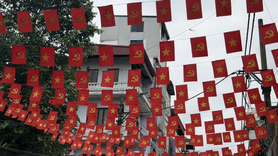 co_dang_co_to_quoc.jpg