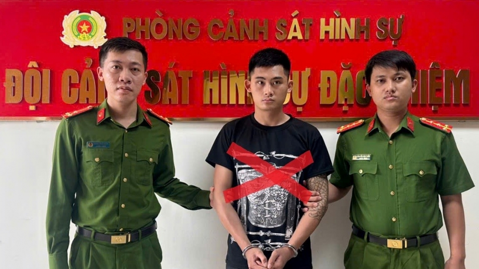cong an hai phong bat doi tuong truy na tai phuong viet hoa.jpg