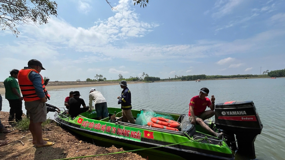 doi_cuu_ho_quang_ngai_tham_gia_tim_kiem.jpg