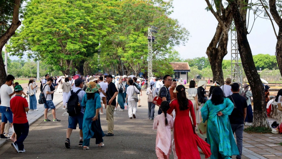 du_khach_den_hue_20260503163808.jpg