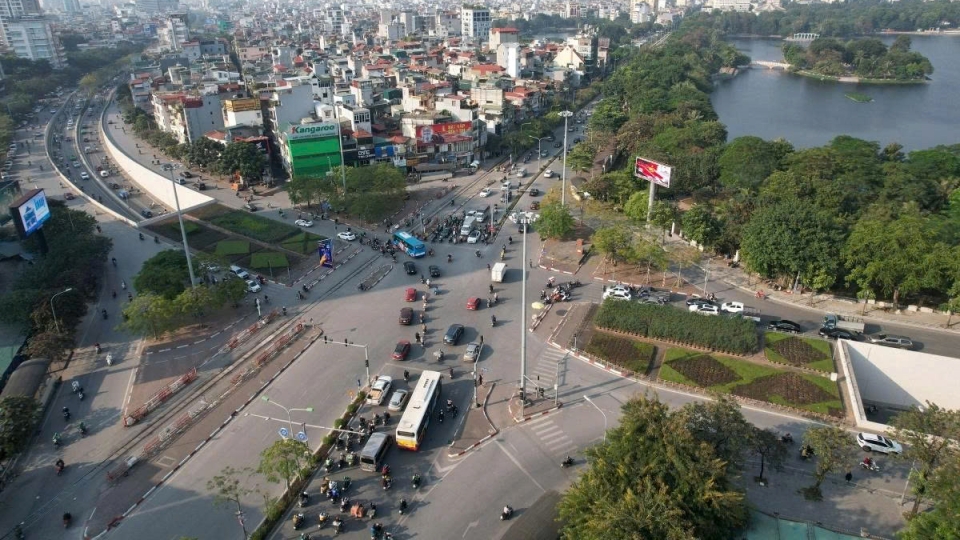 ham_chui_kim_kien_dai_co_viet.jpg