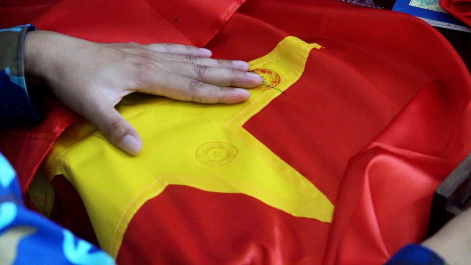 lá cờ.jpg