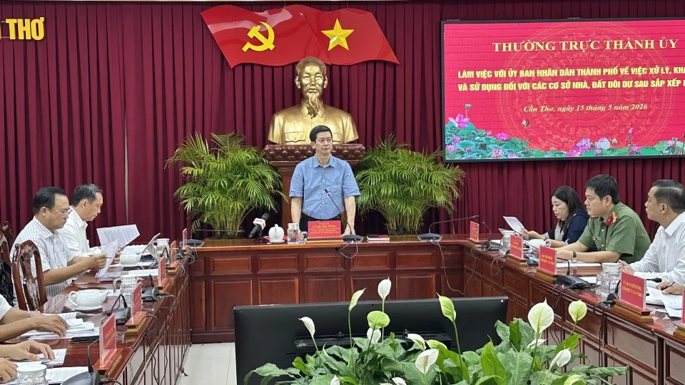ong_le_quang_tung_uy_vien_ban_chap_hanh_trung_uong_dang_bi_thu_thanh_uy_can_tho_phat_bieu_tai_buoi_lam_viec_20260515082955.jpg