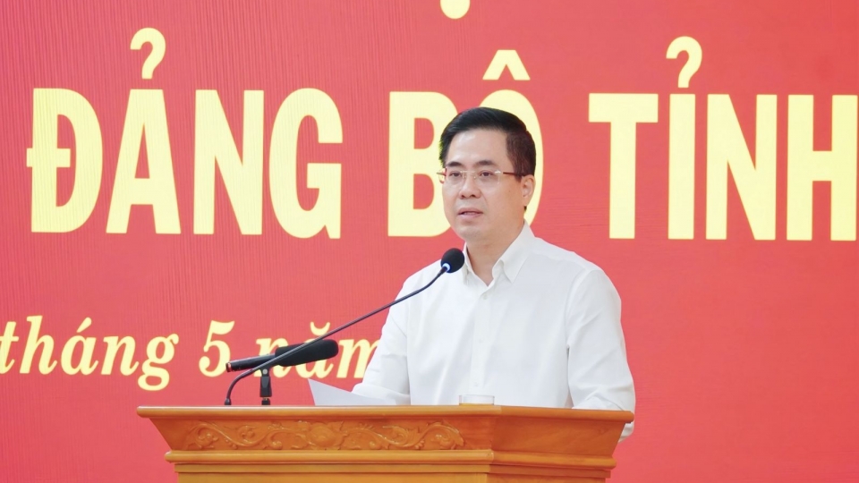 ong_nguyen_hoang_giang_chu_tich_ubnd_tinh_quang_ngai_phat_bieu_tai_hoi_nghi_20260511184337.jpg