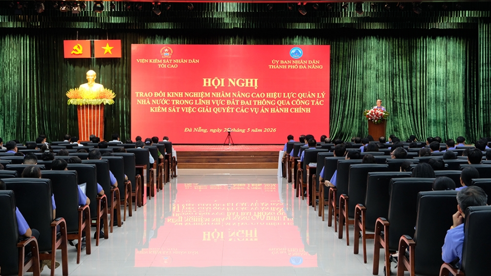 quang_canh_hoi_nghi.jpg