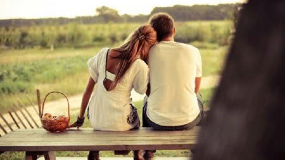 Xa gia đình, ham muốn tình dục quá cao, làm sao để kiểm soát?