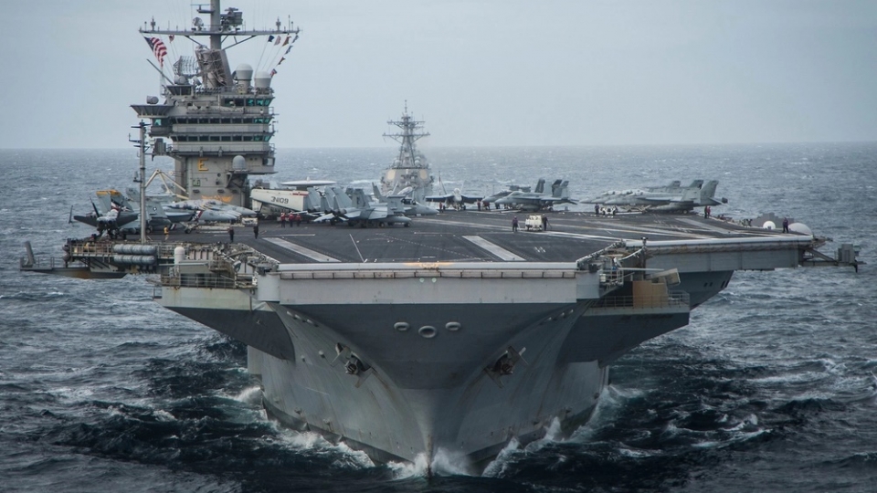 tau san bay My USS George Washington -hai quan My.jpg