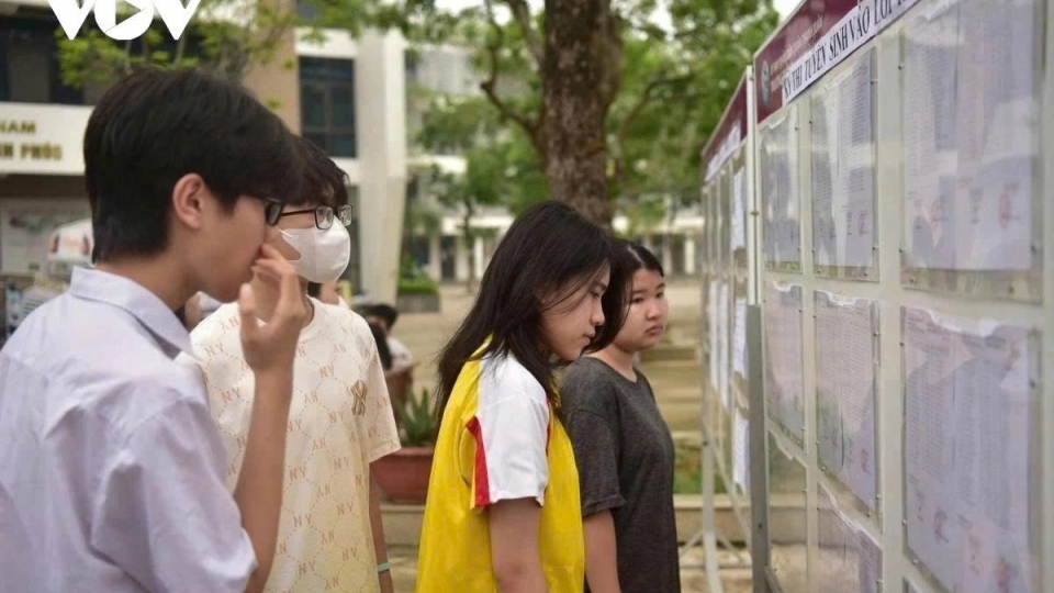thi lop 10.jpg