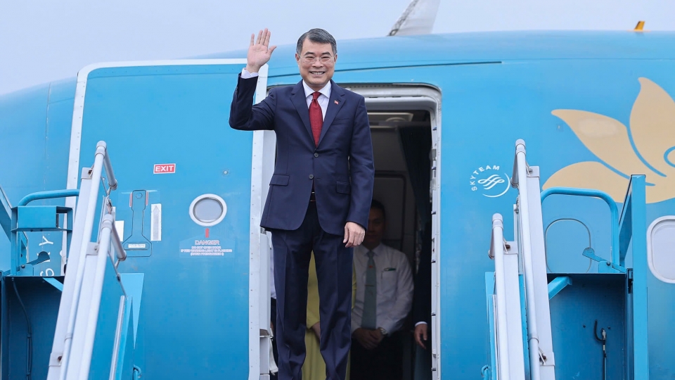 thu_tuong_le_minh_hung_roi_ha_noi_len_duong_du_hoi_nghi_cap_cao_asean_lan_thu_48_1.jpeg