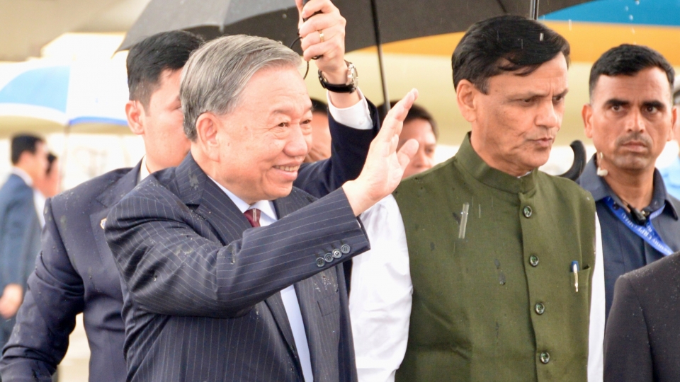 top leader To Lam of Vietnam begins state visit to India - Palam Air Force Station.jpg