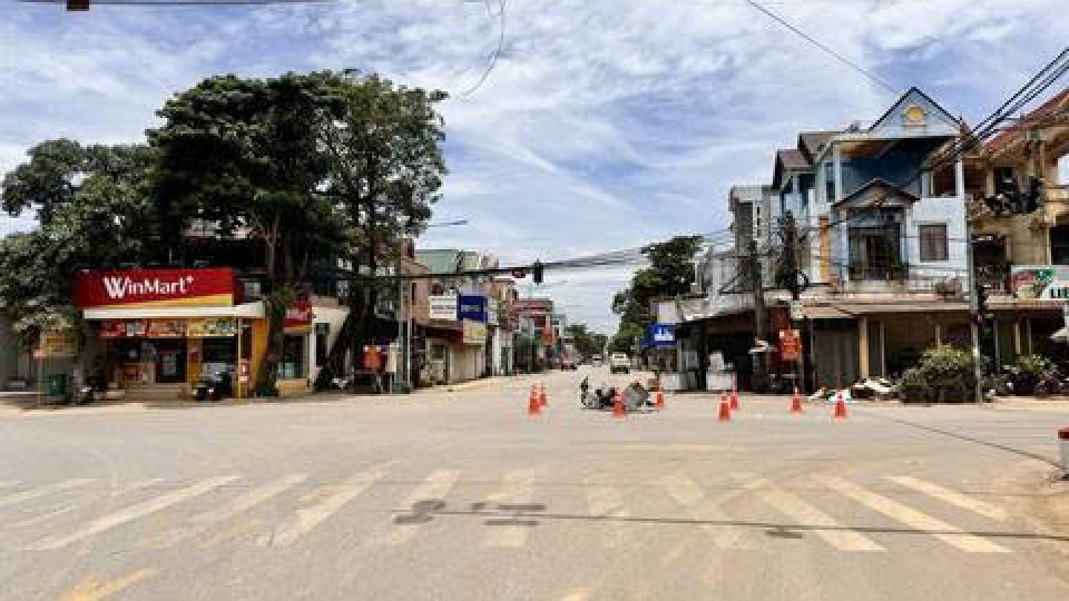 vượt đèn đỏ gây tai nạn.jpg