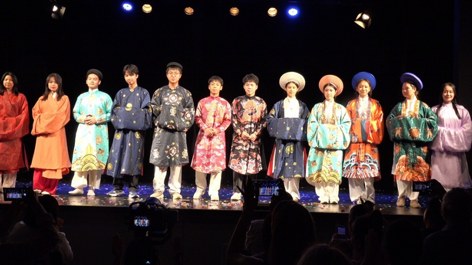 A showcase of traditional Vietnamese costumes through historical periods.jpg