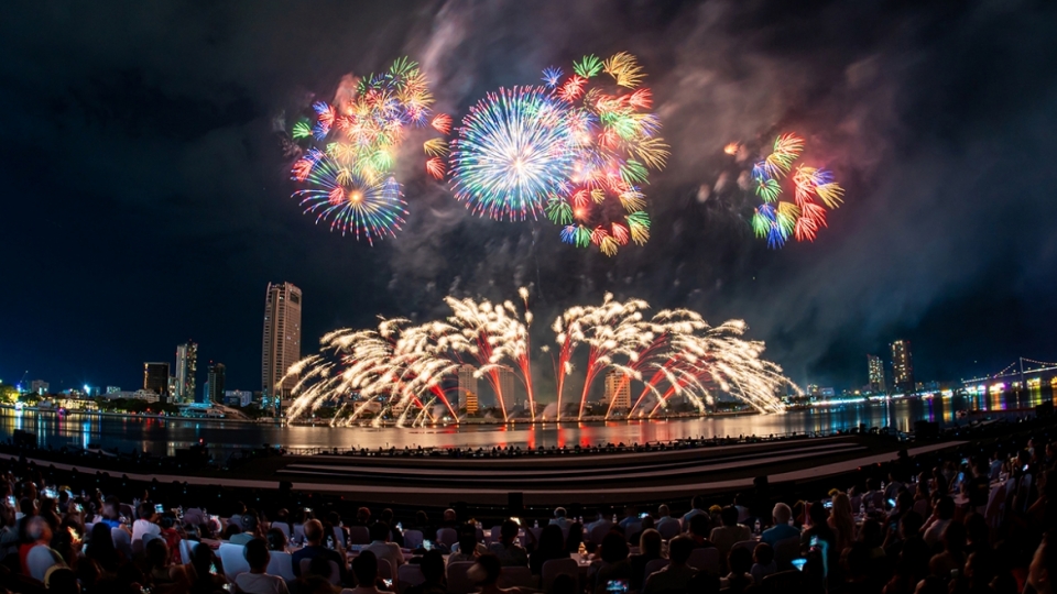 Spectacular moments from second competition night of Da Nang Int’l firework festival